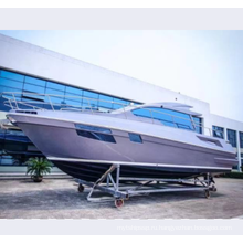 Дешевая роскошная лодка на 12 метров в продаже